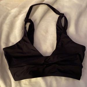 black sports bra
